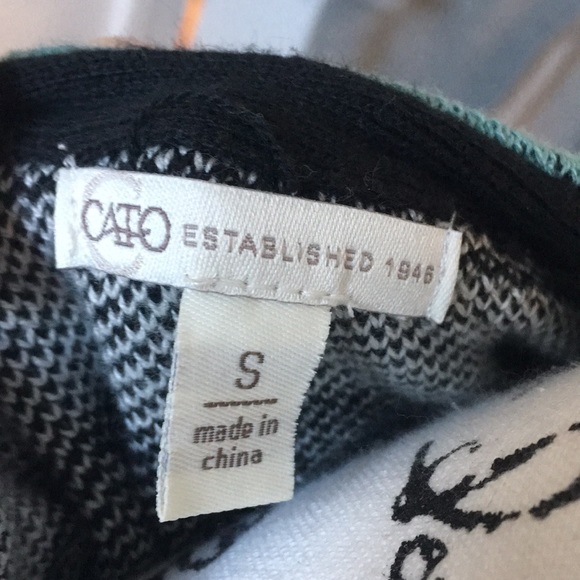 2 sweaters - Picture 3 of 8